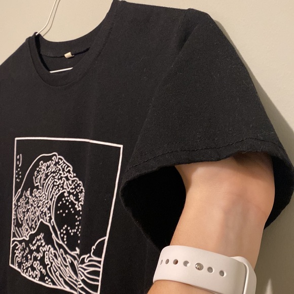 “The Great Wave off Kanagawa” Black T-Shirt (Size L) - Picture 7 of 8